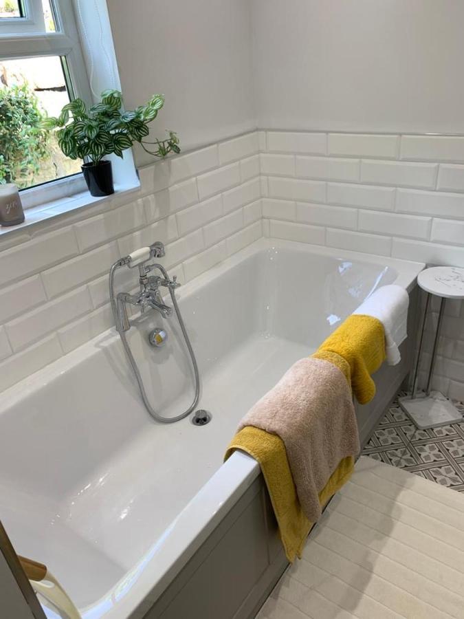 Hilltop Cottage Thropton Екстер'єр фото